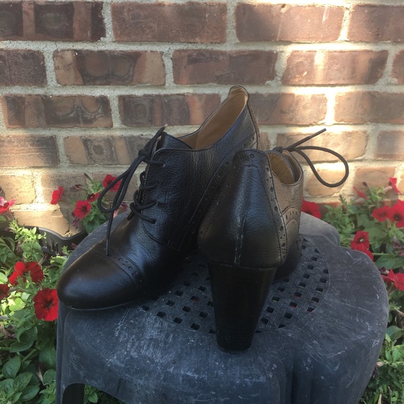 Size 10 Nine West Black Leather Wedges - Picture 6 of 10